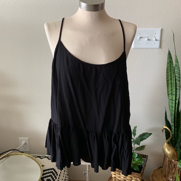 Old Navy Tops - NWOT • black flouncy tank Old Navy Tops - NWOT • black flouncy tank